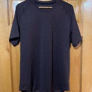 Lululemon, Men’s Drysense Training Shirt, Black/Brown, Large, Great condition